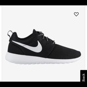 Nike Roshe One Running Shoe Black/White
